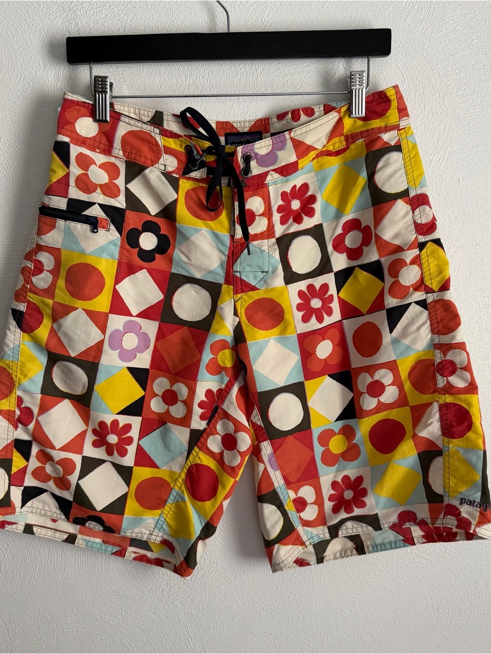 Patagonia wavefayer geometric floral swim trunks board shorts men’s size 30